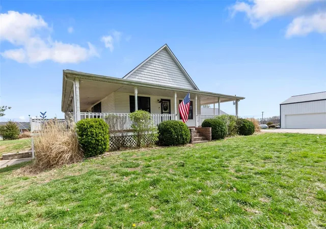 Photo 3 of Single family home for sale at 7238 State Hwy D, Jackson, MO 63755 | MLS# 25017353 | Listing updated on 2025-03-28