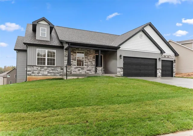 Photo 1 of Single family home for sale at 71 Whiteside Ests Dr, Silex, MO 63377 | MLS# 25017363 | Listing updated on 2025-03-21