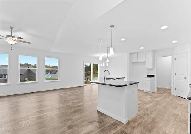 Photo 2 of Single family home for sale at 71 Whiteside Ests Dr, Silex, MO 63377 | MLS# 25017363 | Listing updated on 2025-03-21