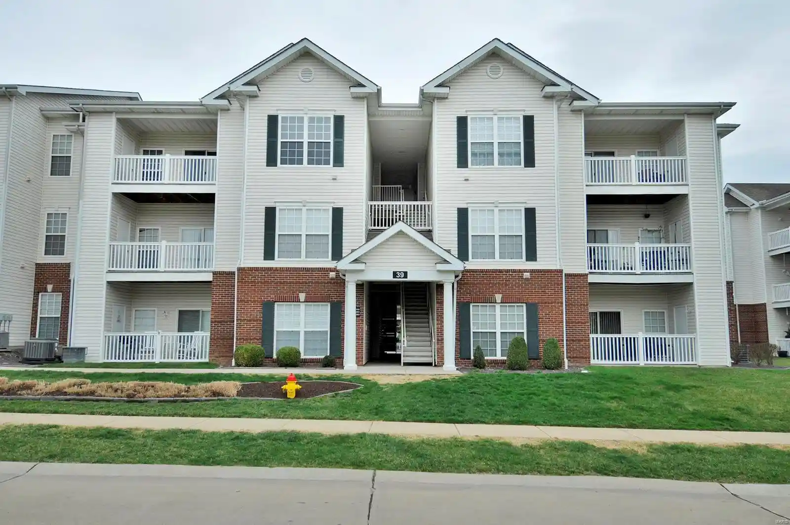 Listing Photo 1 - Condo for sale in 39 Kassebaum Ln located at 39 Kassebaum Ln, St. Louis, MO 63129 - Unit #303
