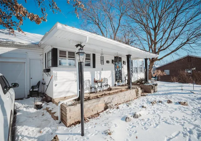 Photo 3 of Single family home for sale at 104 E Third St, Belle, MO 65013 | MLS# 25017463 | Listing updated on 2025-03-22