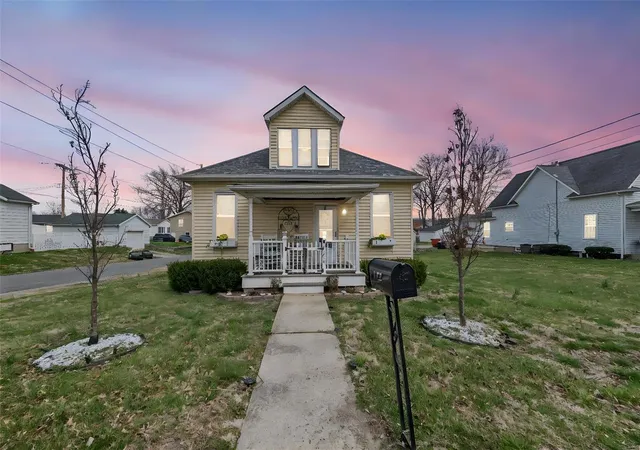 Photo 31 of Single family home for sale at 722 N Metter Ave, Columbia, IL 62236 | MLS# 25017465 | Listing updated on 2025-03-23