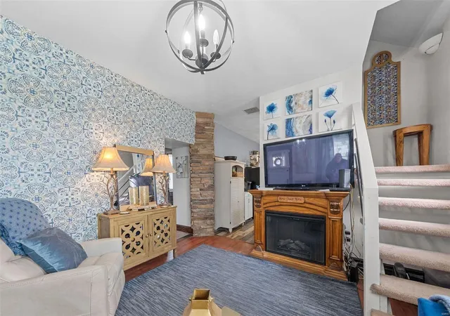 Photo 4 of Single family home for sale at 722 N Metter Ave, Columbia, IL 62236 | MLS# 25017465 | Listing updated on 2025-03-23