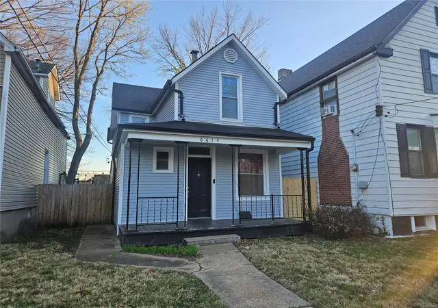Photo 2 of Single family home for sale at 6614 Chamberlain Ave, Saint Louis, MO 63130 | MLS# 25017500 | Listing updated on 2025-04-01