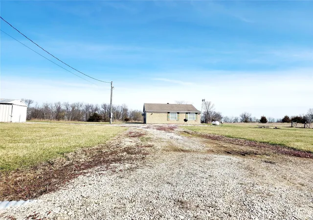 Photo 1 of Single family home for sale at 24120 107 Hwy, Stoutsville, MO 65283 | MLS# 25017536 | Listing updated on 2025-03-24