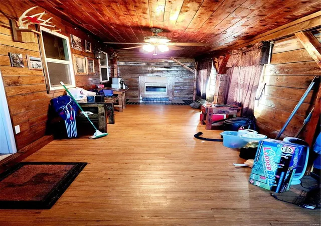 Photo 2 of Single family home for sale at 24120 107 Hwy, Stoutsville, MO 65283 | MLS# 25017536 | Listing updated on 2025-03-24