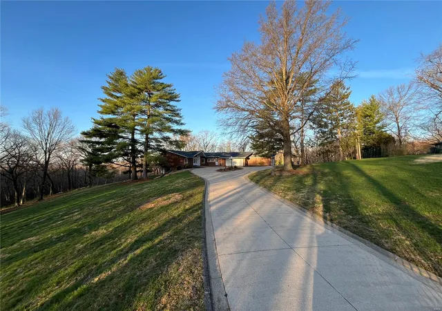 Photo 2 of Single family home for sale at 603 Jacobs Station Rd, Saint Charles, MO 63304 | MLS# 25017565 | Listing updated on 2025-03-27