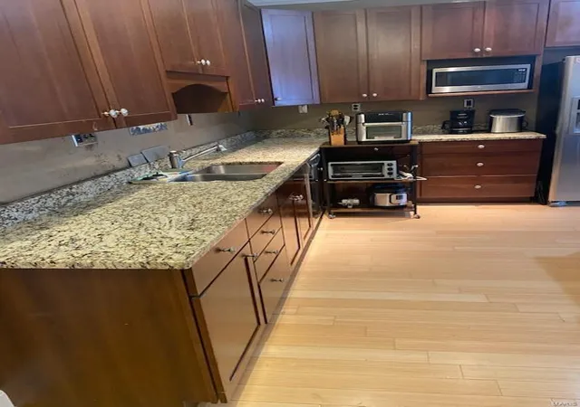 Listing Photo 4 - Condo for sale in building located at 2211 S Grand Blvd, St. Louis, MO 63104 - Unit #110