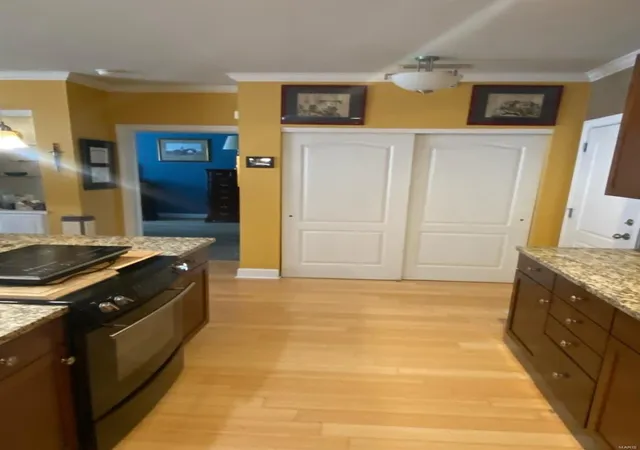 Listing Photo 5 - Condo for sale in building located at 2211 S Grand Blvd, St. Louis, MO 63104 - Unit #110