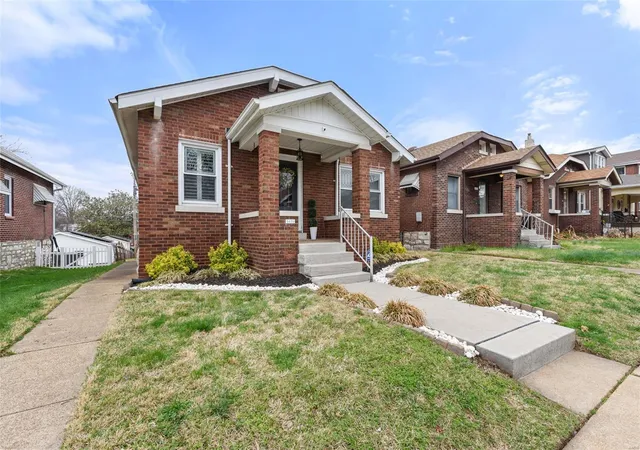 Photo 3 of Single family home for sale at 5425 Finkman St, Saint Louis, MO 63109 | MLS# 25017655 | Listing updated on 2025-04-01