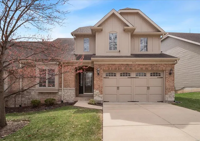 Photo 1 of Condo for sale at 923 Hanna Bnd Ct, Manchester, MO 63021 | MLS# 25017682 | Listing updated on 2025-03-25