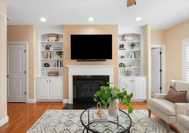 Photo 4 of Condo for sale at 923 Hanna Bnd Ct, Manchester, MO 63021 | MLS# 25017682 | Listing updated on 2025-03-25