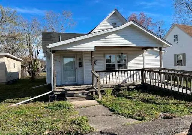 Photo 12 of Single family home for sale at 209 E Castor St, Dexter, MO 63841 | MLS# 25017701 | Listing updated on 2025-03-24