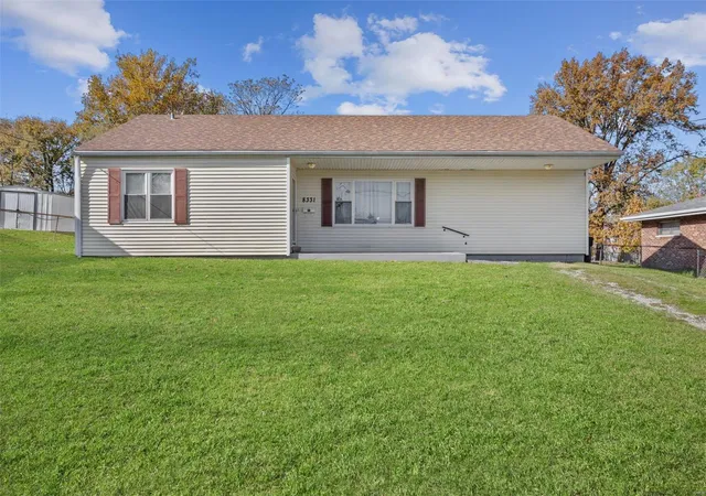 Photo 1 of Single family home for sale at 8331 Acorn Ave, Saint Louis, MO 63123 | MLS# 25017720 | Listing updated on 2025-04-02