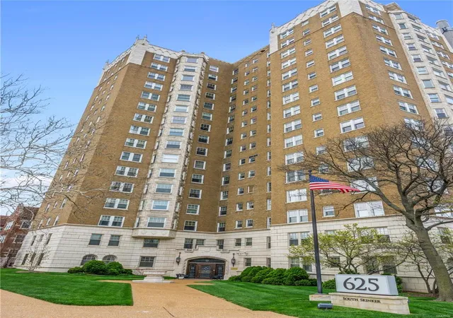 Photo 1 of Condo for sale at 625 S Skinker Blvd #601, Saint Louis, MO 63105 | MLS# 25017759 | Listing updated on 2025-03-26