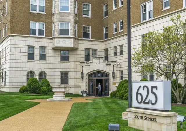 Photo 1 of Condo for sale at 625 S Skinker Blvd #601, Saint Louis, MO 63105 | MLS# 25017759 | Listing updated on 2025-03-26