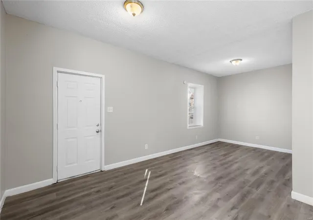 Photo 4 of Single family home for sale at 4324 Delor St, Saint Louis, MO 63116 | MLS# 25017781 | Listing updated on 2025-03-29