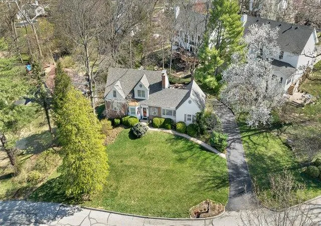 Photo 1 of Single family home for sale at 39 Frederick Ln, Saint Louis, MO 63122 | MLS# 25017842 | Listing updated on 2025-03-26