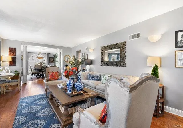 Photo 3 of Single family home for sale at 39 Frederick Ln, Saint Louis, MO 63122 | MLS# 25017842 | Listing updated on 2025-03-26