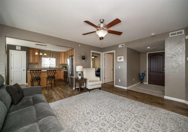 Photo 4 of Condo for sale at 112 Lily Pad Ln, Saint Peters, MO 63376 | MLS# 25017891 | Listing updated on 2025-03-31