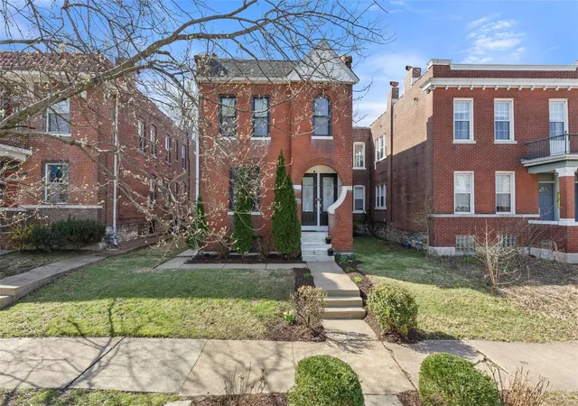 Photo 1 of Single family home for sale at 4326 Hartford St, Saint Louis, MO 63116 | MLS# 25017928 | Listing updated on 2025-03-27