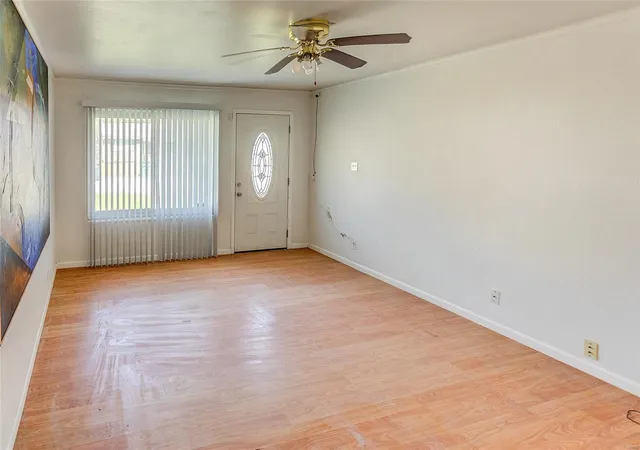 Photo 2 of Single family home for sale at 1118 Saint Benedict Dr, East Saint Louis, IL 62206 | MLS# 25017933 | Listing updated on 2025-03-26
