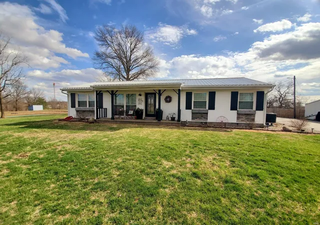 Photo 1 of Single family home for sale at 26119 State Hwy 6, Maywood, MO 63454 | MLS# 25018146 | Listing updated on 2025-03-26