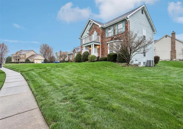 Photo 3 of Single family home for sale at 33 Cambrian Way, Saint Charles, MO 63301 | MLS# 25018179 | Listing updated on 2025-03-28