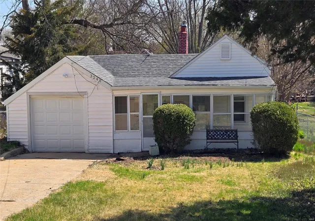 Photo 22 of Single family home for sale at 3240 Airway Ave, Saint Louis, MO 63114 | MLS# 25018208 | Listing updated on 2025-03-25