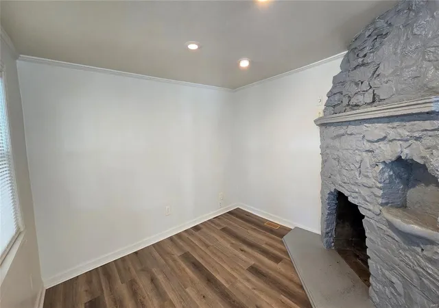 Photo 3 of Single family home for sale at 3240 Airway Ave, Saint Louis, MO 63114 | MLS# 25018208 | Listing updated on 2025-03-25
