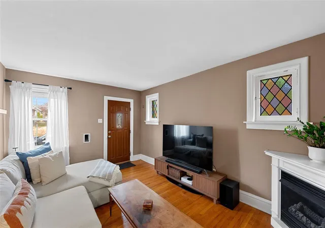Photo 4 of Single family home for sale at 5342 Lindenwood Ave, Saint Louis, MO 63109 | MLS# 25018236 | Listing updated on 2025-03-26
