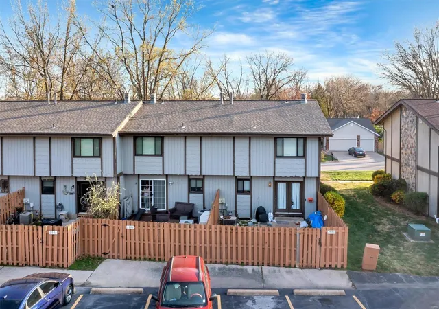 Photo 3 of Townhouse for sale at 2703 Savoy Dr #2703, Lake Saint Louis, MO 63367 | MLS# 25018506 | Listing updated on 2025-04-02