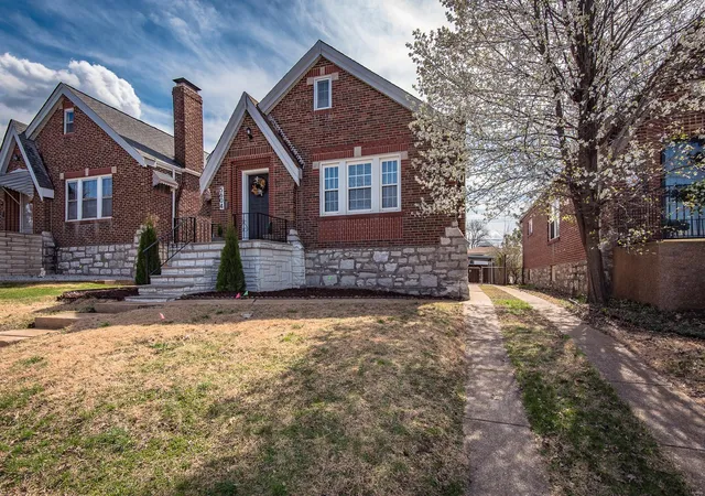 Photo 2 of Single family home for sale at 5604 Tholozan Ave, Saint Louis, MO 63109 | MLS# 25018668 | Listing updated on 2025-03-26