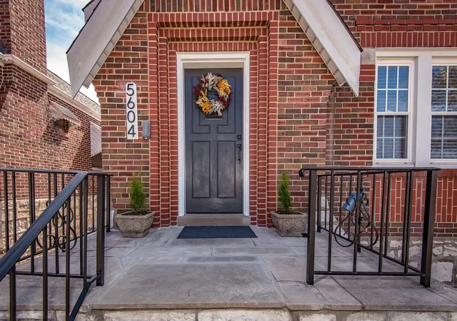 Photo 3 of Single family home for sale at 5604 Tholozan Ave, Saint Louis, MO 63109 | MLS# 25018668 | Listing updated on 2025-03-26