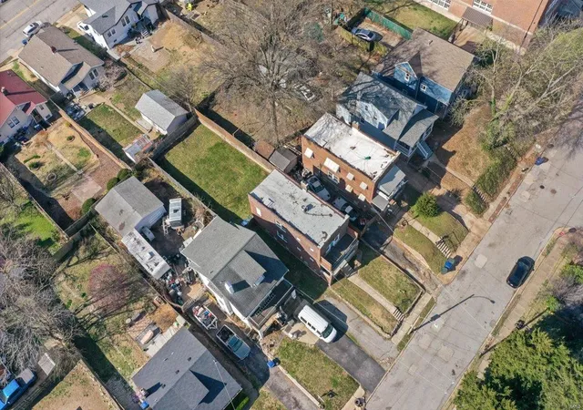 Photo 2 of Single family home for sale at 7120 Aresenal St, Saint Louis, MO 63143 | MLS# 25018693 | Listing updated on 2025-03-27