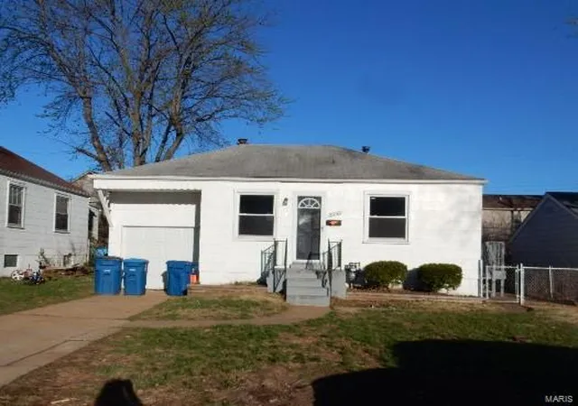 Photo 1 of Single family home for sale at 5533 Sunbury Ave, Saint Louis, MO 63136 | MLS# 25018711 | Listing updated on 2025-03-26