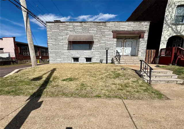 Photo 1 of Single family home for sale at 2241 Keokuk St, Saint Louis, MO 63118 | MLS# 25018734 | Listing updated on 2025-03-26