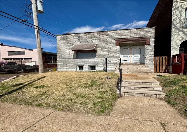 Photo 1 of Single family home for sale at 2241 Keokuk St, Saint Louis, MO 63118 | MLS# 25018734 | Listing updated on 2025-03-26