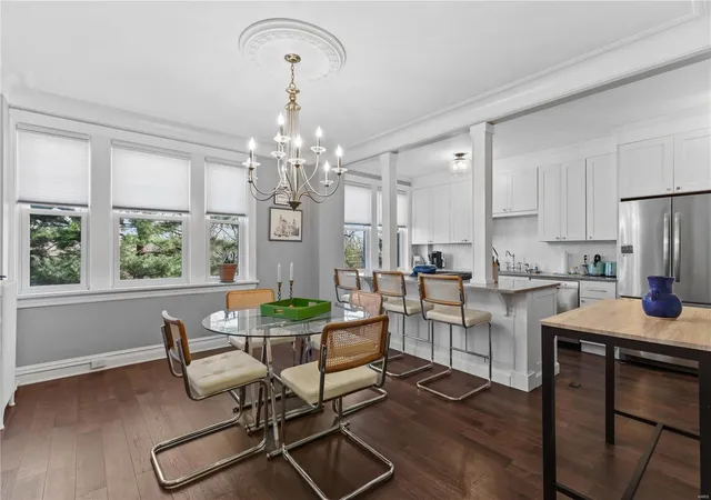 Listing Photo 4 - Condo for sale in building located at 3438 Russell Blvd, St. Louis, MO 63104 - Unit #202