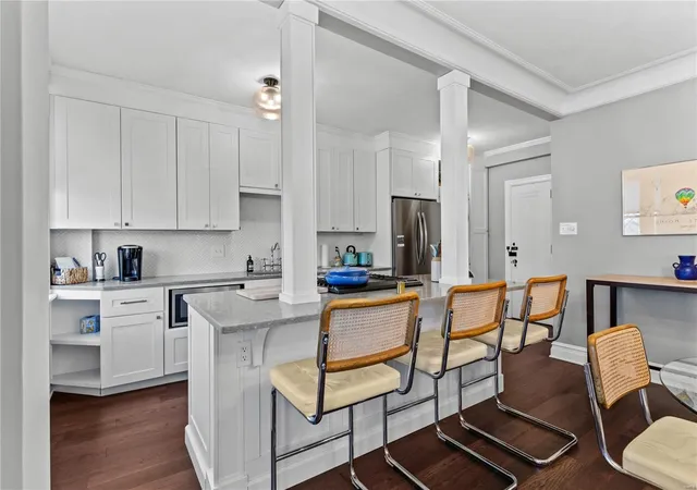 Listing Photo 5 - Condo for sale in building located at 3438 Russell Blvd, St. Louis, MO 63104 - Unit #202