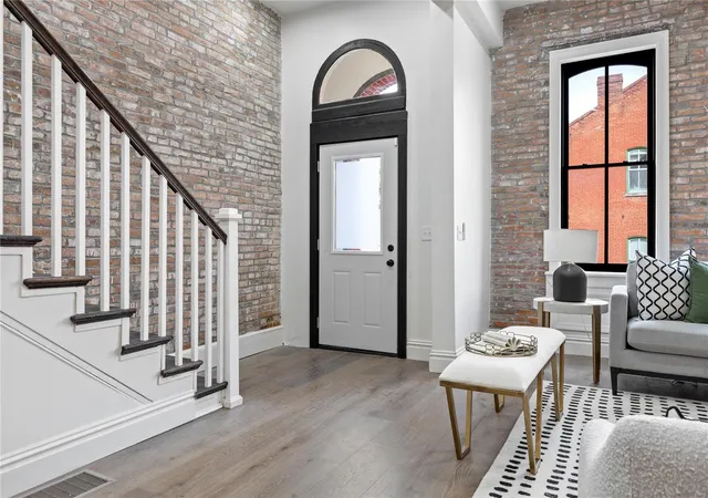 Photo 2 of Single family home for sale at 1002 Barton St, Saint Louis, MO 63104 | MLS# 25018837 | Listing updated on 2025-03-27