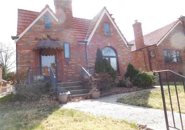 Photo 1 of Single family home for sale at 6432 Lansdowne Ave, Saint Louis, MO 63109 | MLS# 25018888 | Listing updated on 2025-03-28
