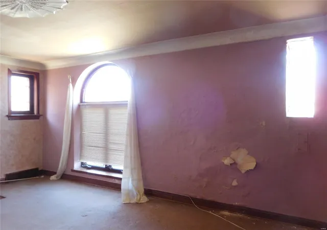 Photo 3 of Single family home for sale at 6432 Lansdowne Ave, Saint Louis, MO 63109 | MLS# 25018888 | Listing updated on 2025-03-28