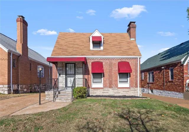 Photo 1 of Single family home for sale at 1531 Switzer Ave, Saint Louis, MO 63147 | MLS# 25018985 | Listing updated on 2025-03-30