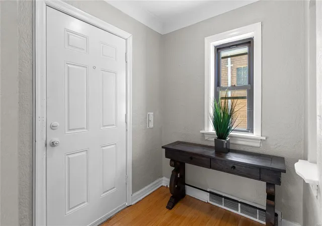 Photo 3 of Single family home for sale at 1531 Switzer Ave, Saint Louis, MO 63147 | MLS# 25018985 | Listing updated on 2025-03-30