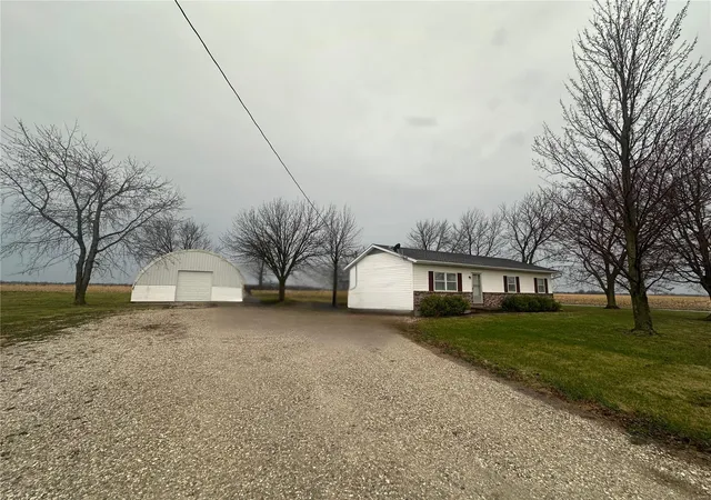 Photo 19 of Single family home for sale at 3711 Hwy K, Shelbyville, MO 63469 | MLS# 25019009 | Listing updated on 2025-03-27