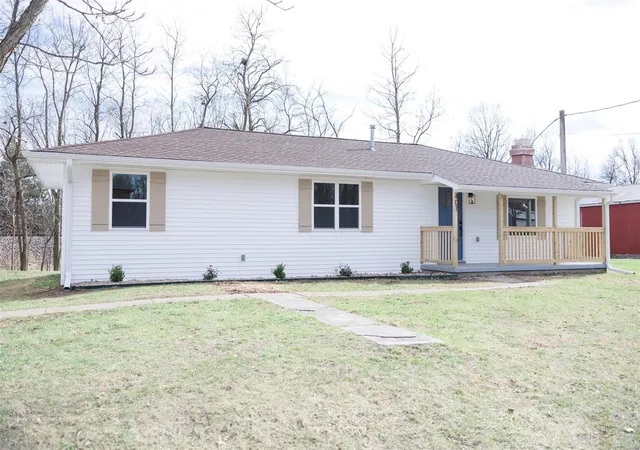 Photo 1 of Single family home for sale at 407 Front St, Monroe City, MO 63456 | MLS# 25019016 | Listing updated on 2025-03-28