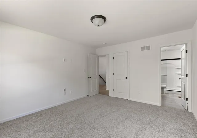 Photo 3 of Single family home for sale at 28 Shady Elm Ct, Saint Charles, MO 63301 | MLS# 25019040 | Listing updated on 2025-03-27