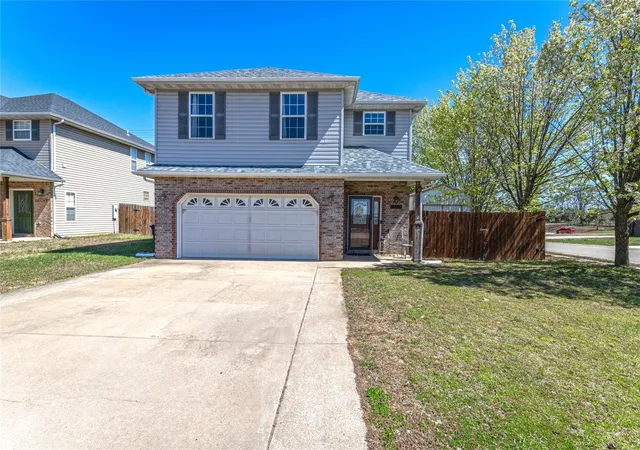Photo 1 of Single family home for sale at 22884 Honeysuckle Rd, Saint Robert, MO 65584 | MLS# 25019056 | Listing updated on 2025-03-27