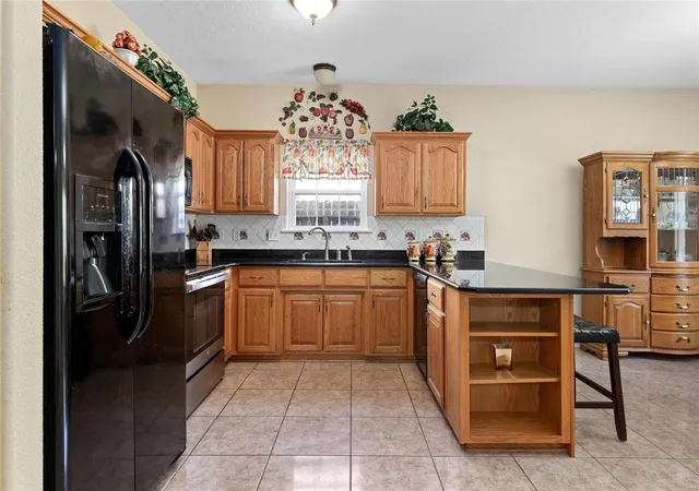 Photo 3 of Single family home for sale at 22884 Honeysuckle Rd, Saint Robert, MO 65584 | MLS# 25019056 | Listing updated on 2025-03-27